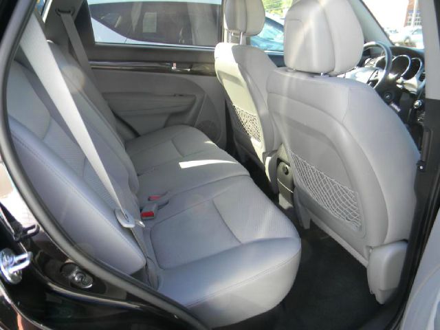 2011 Kia Sorento LS Truck