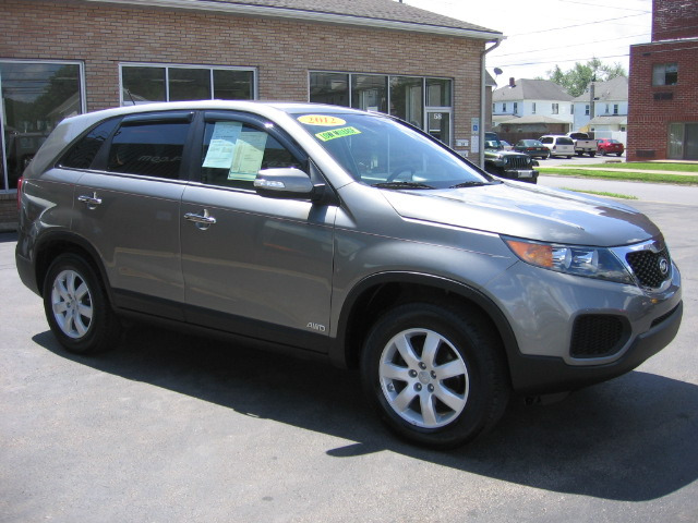 2012 Kia Sorento LS Truck
