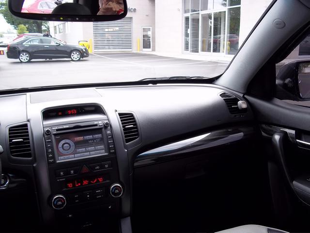 2012 Kia Sorento AWD, REAR DVD, Navigation, 3RD ROW, Mem/heat Seats