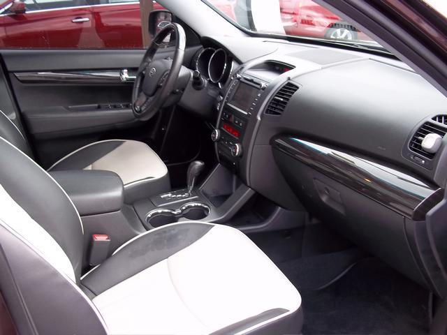 2012 Kia Sorento AWD, REAR DVD, Navigation, 3RD ROW, Mem/heat Seats