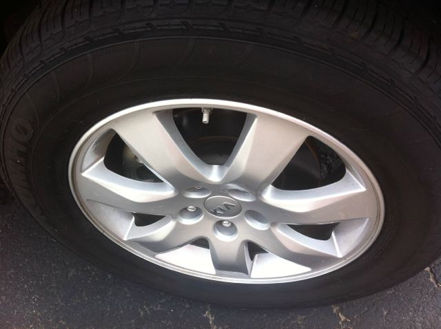 2013 Kia Sorento E350 15 Passanger Van XLT