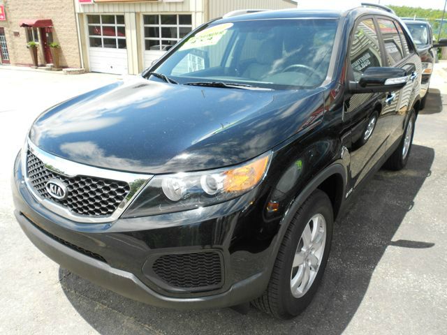 2013 Kia Sorento E350 15 Passanger Van XLT