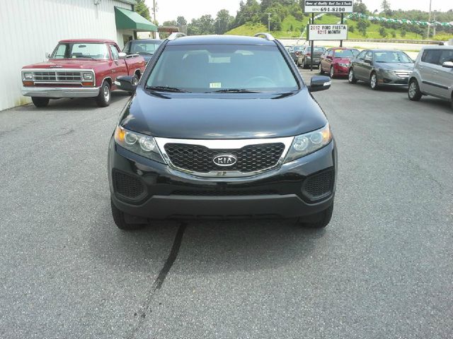 2013 Kia Sorento E350 15 Passanger Van XLT