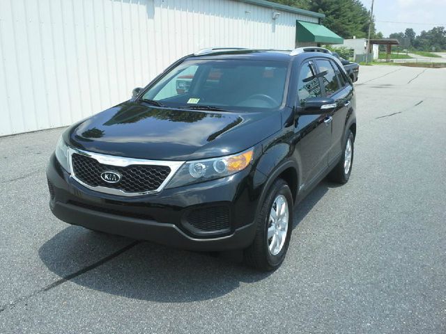 2013 Kia Sorento E350 15 Passanger Van XLT