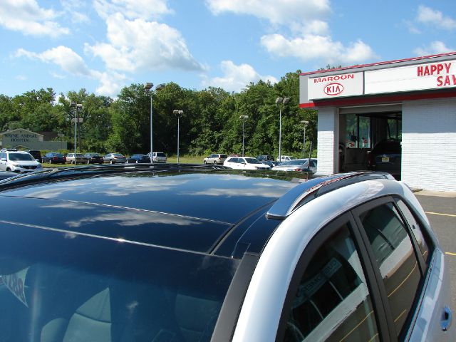 2014 Kia Sorento LTW/ Captain Chairs