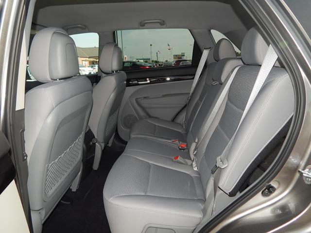 2015 Kia Sorento XL W/bench Seat