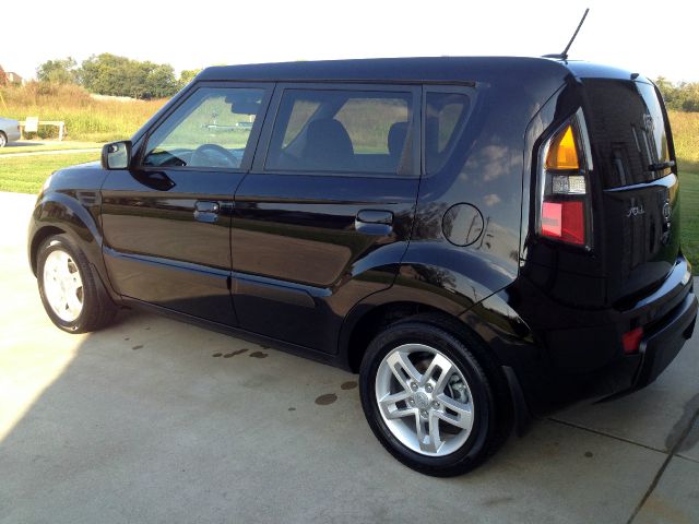 2010 Kia Soul SES Leather/moonroof