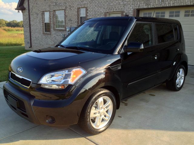 2010 Kia Soul SES Leather/moonroof