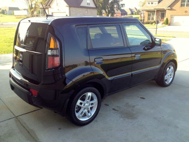 2010 Kia Soul SES Leather/moonroof