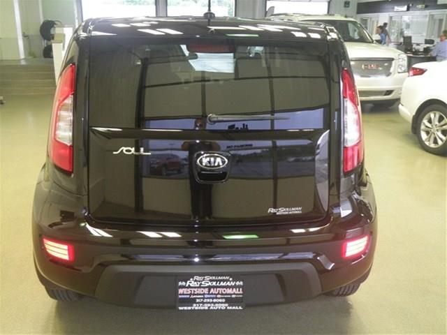 2013 Kia Soul Extenede CAB 4X4