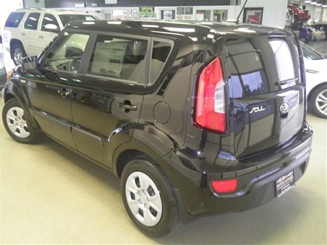 2013 Kia Soul Extenede CAB 4X4