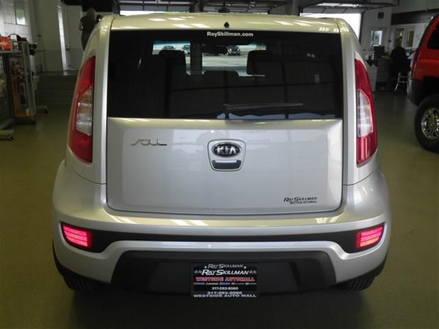 2013 Kia Soul Extenede CAB 4X4