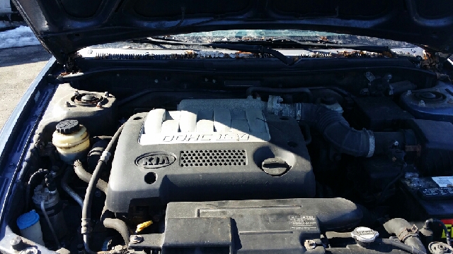 2002 Kia Spectra Base