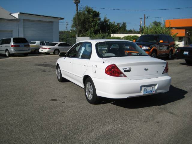 2003 Kia Spectra 24 Box