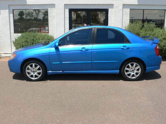2005 Kia Spectra AWD, REAR DVD, Navigation, 3RD ROW, Mem/heat Seats
