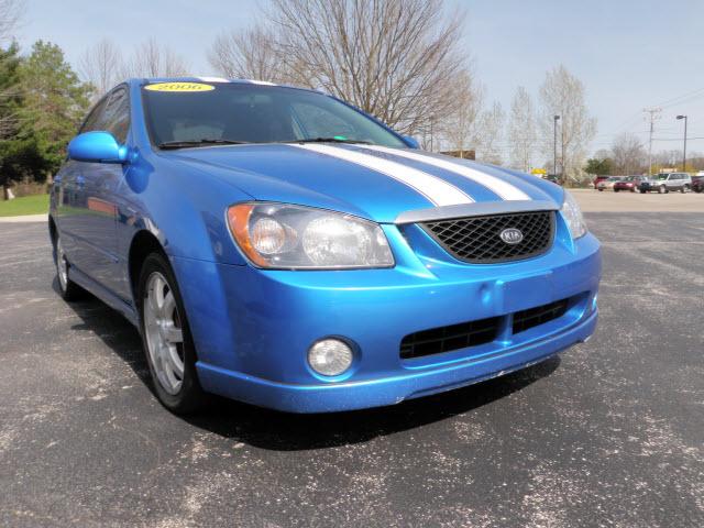 2006 Kia Spectra AWD, REAR DVD, Navigation, 3RD ROW, Mem/heat Seats