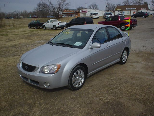 2006 Kia Spectra AWD, REAR DVD, Navigation, 3RD ROW, Mem/heat Seats