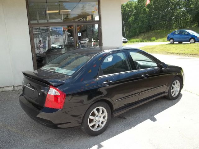 2006 Kia Spectra AWD, REAR DVD, Navigation, 3RD ROW, Mem/heat Seats