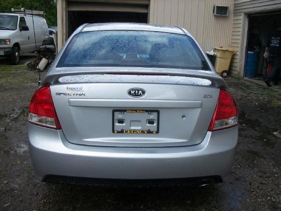 2007 Kia Spectra AWD, REAR DVD, Navigation, 3RD ROW, Mem/heat Seats