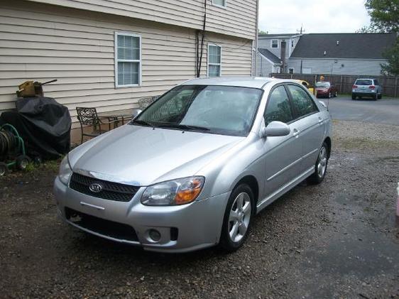 2007 Kia Spectra AWD, REAR DVD, Navigation, 3RD ROW, Mem/heat Seats