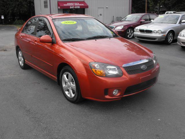 2009 Kia Spectra AWD, REAR DVD, Navigation, 3RD ROW, Mem/heat Seats