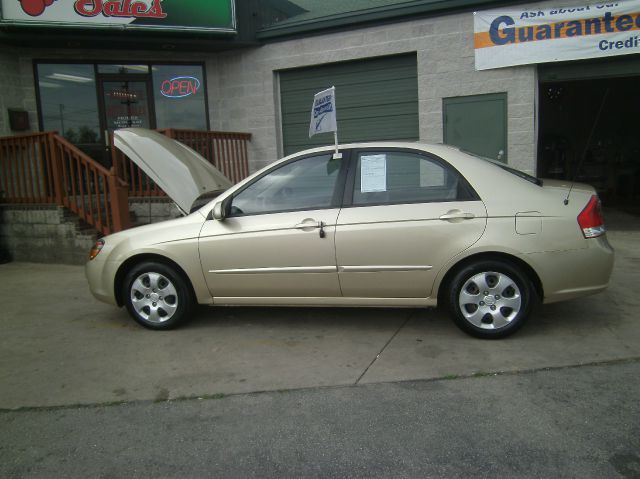 2009 Kia Spectra AWD, REAR DVD, Navigation, 3RD ROW, Mem/heat Seats