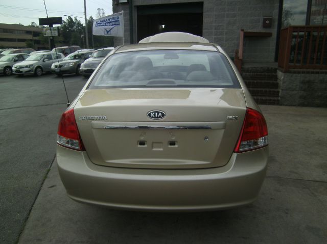 2009 Kia Spectra AWD, REAR DVD, Navigation, 3RD ROW, Mem/heat Seats
