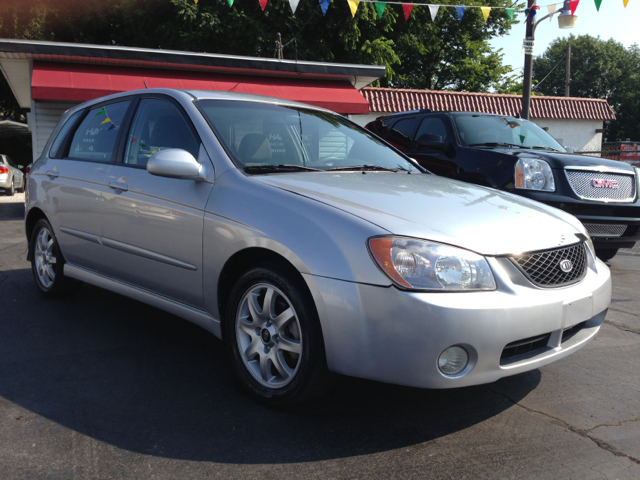 2005 Kia Spectra5 Base