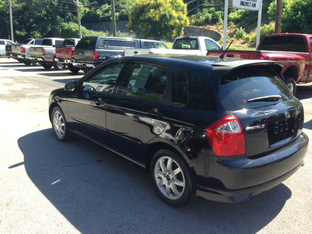 2005 Kia Spectra5 Base