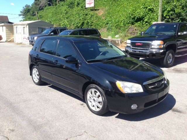 2005 Kia Spectra5 Base