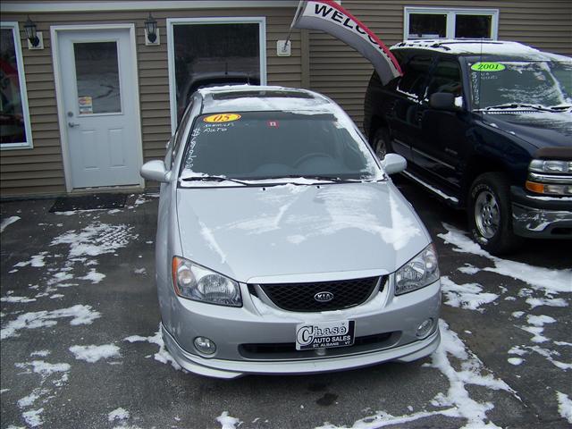 2005 Kia Spectra5 Base
