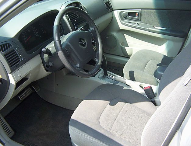 2005 Kia Spectra5 Base