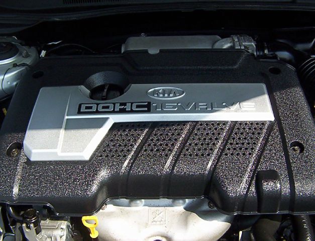 2005 Kia Spectra5 Base