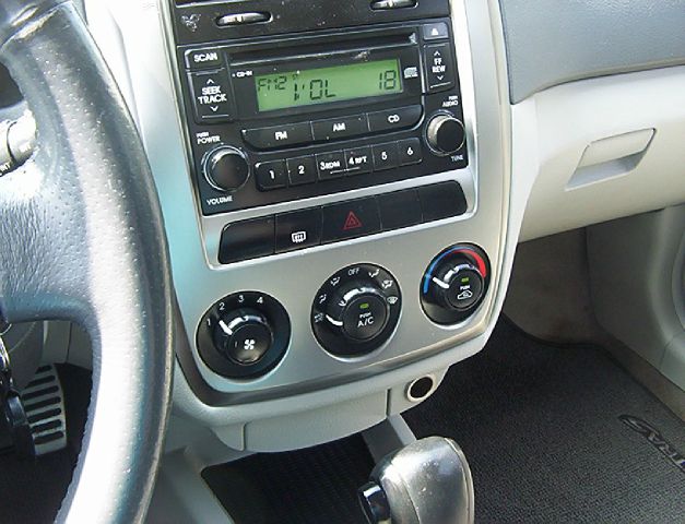 2005 Kia Spectra5 Base