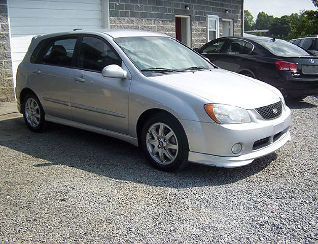2005 Kia Spectra5 Base