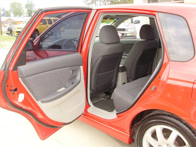 2005 Kia Spectra5 Base