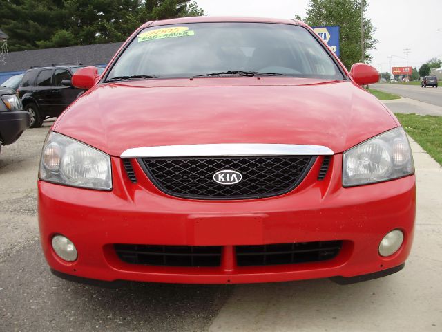 2005 Kia Spectra5 Base