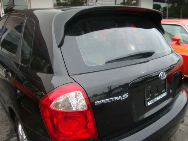 2006 Kia Spectra5 Base