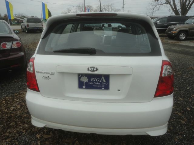 2006 Kia Spectra5 Base