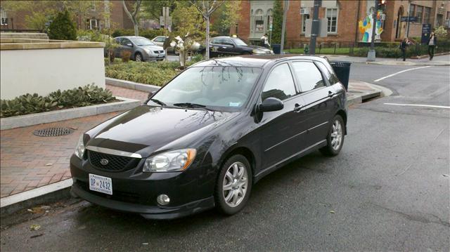 2006 Kia Spectra5 AWD, REAR DVD, Navigation, 3RD ROW, Mem/heat Seats