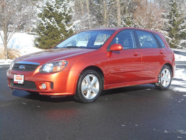 2008 Kia Spectra5 AWD, REAR DVD, Navigation, 3RD ROW, Mem/heat Seats