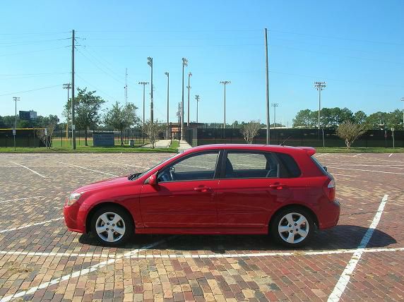 2008 Kia Spectra5 AWD, REAR DVD, Navigation, 3RD ROW, Mem/heat Seats