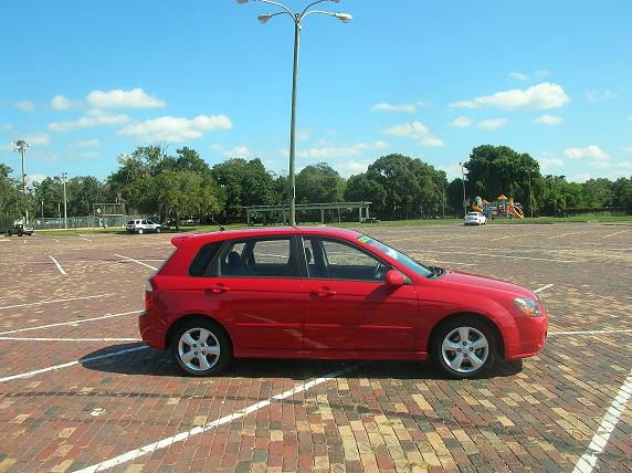 2008 Kia Spectra5 AWD, REAR DVD, Navigation, 3RD ROW, Mem/heat Seats