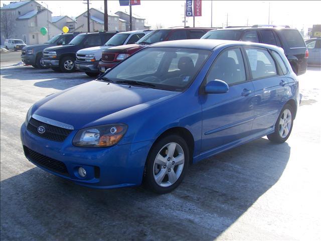 2008 Kia Spectra5 AWD, REAR DVD, Navigation, 3RD ROW, Mem/heat Seats