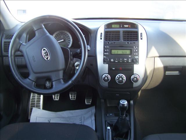 2008 Kia Spectra5 AWD, REAR DVD, Navigation, 3RD ROW, Mem/heat Seats