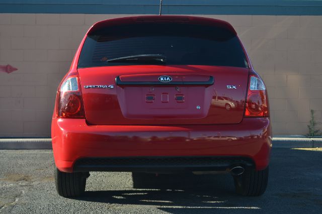 2008 Kia Spectra5 AWD, REAR DVD, Navigation, 3RD ROW, Mem/heat Seats