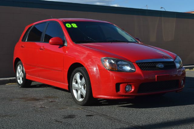 2008 Kia Spectra5 AWD, REAR DVD, Navigation, 3RD ROW, Mem/heat Seats