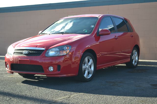 2008 Kia Spectra5 AWD, REAR DVD, Navigation, 3RD ROW, Mem/heat Seats