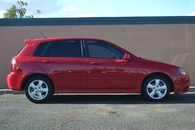 2008 Kia Spectra5 AWD, REAR DVD, Navigation, 3RD ROW, Mem/heat Seats