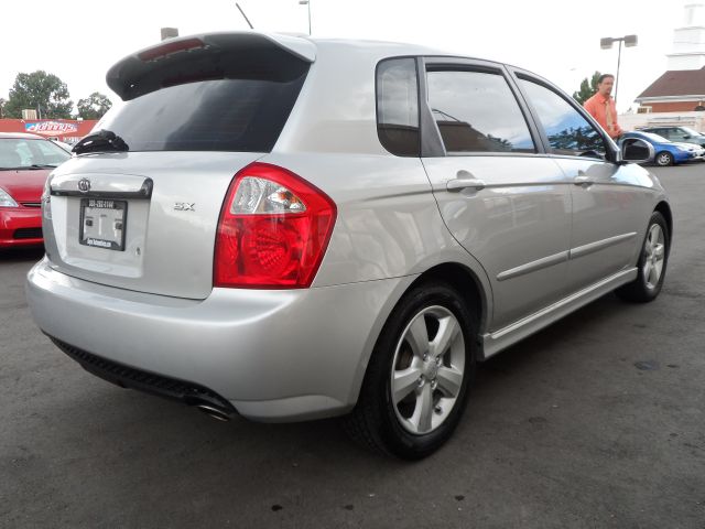 2008 Kia Spectra5 AWD, REAR DVD, Navigation, 3RD ROW, Mem/heat Seats